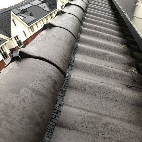 De diensten van dakspecialist in Neede Nieuwe laag bitumen